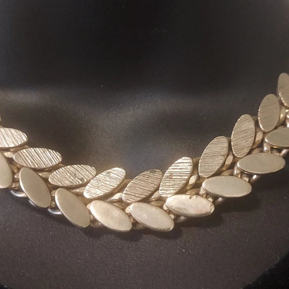 Silvertone Double Leaf Choker #203 - Picture 5 of 6